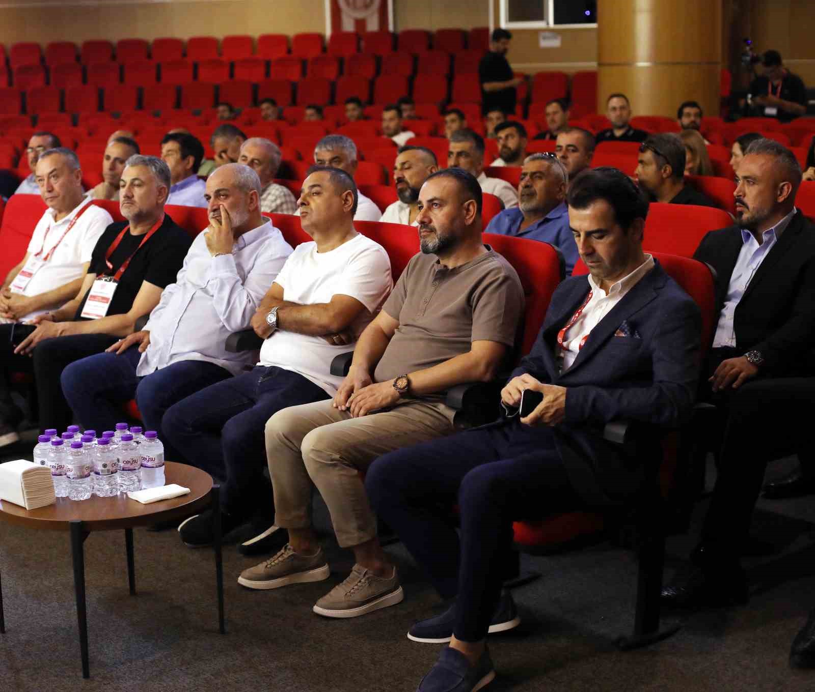 antalyaspor-a-s-de-yeni-yonetim-kurulu-goreve-geldi