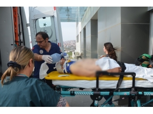 Tekirdağ’da Üzerine Ağaç Düşen Adam Ağır Yaralandı