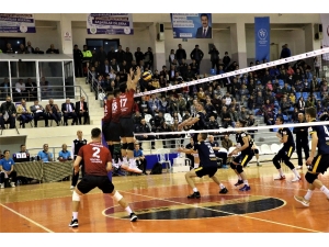 Challenge Kupası’nda Tokat Belediye Plevnespor, Kazincbarcika’ya Set Vermedi