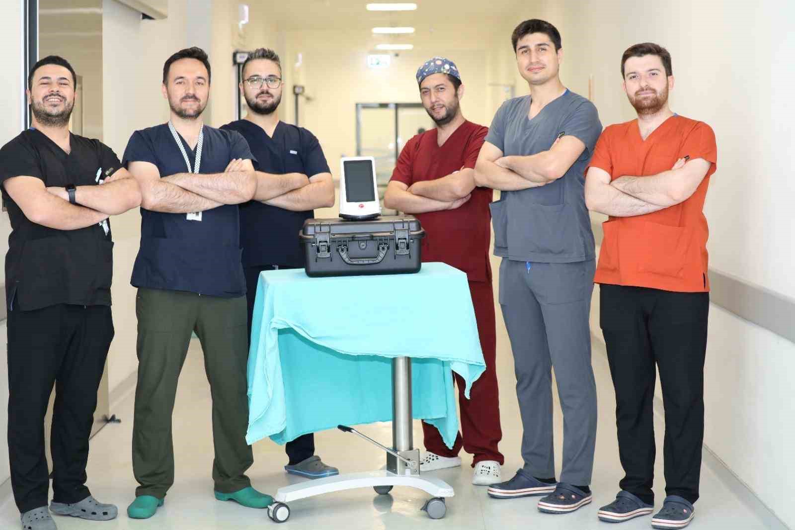 kutahya-sehir-hastanesi-nde-lazerle-kapali-girtlak-ameliyatlari-donemi