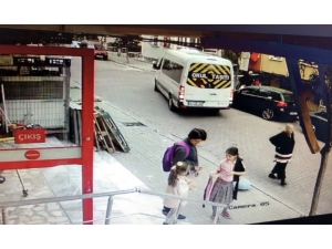 Avcılar’da Geri Manevra Yapan Servis Şoförü Yaşlı Kadına Çarptı