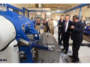 Vali Soytürk Zeytinyağı Fabrikasında