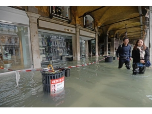 “Aşıklar Şehri” Venedik, Sular Altında