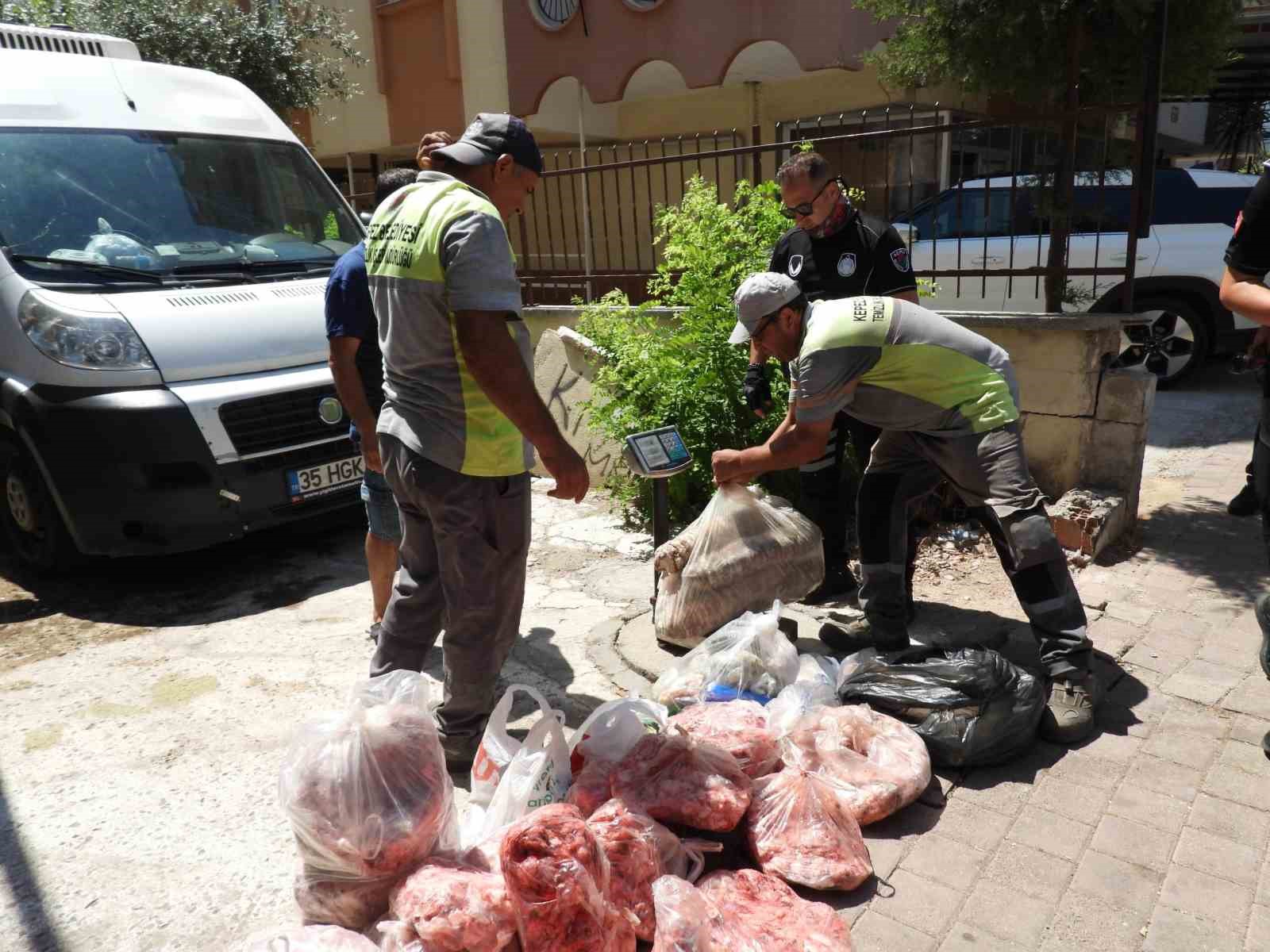 antalya-da-son-kullanma-tarihi-bulunmayan-ve-suresi-gecmis-152-kilo-et-ile-20-bidon-tursuya-el-konuldu