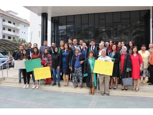 "Şeytan’ın Eline Düştüm" Deyip İntihar Eden Ayşenur Davası Sonrası Babanın İsyanı