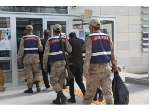 Elazığ’da Uyuşturucu Tacirleri 5 Kilo Esrarla Yakalandı