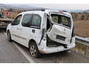 Karayolunda Patlayan Lastiğini Değiştirmek İsterken Tır Çarptı