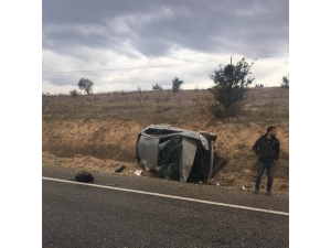 Takla Atan Otomobilden Fırlayan Genç, Hayatını Kaybetti