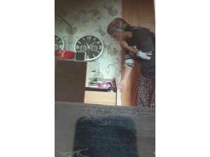 Temizlikçiden Şüphelenip Odaya Kamera Koyan Çift Hayatlarının Şokunu Yaşadı