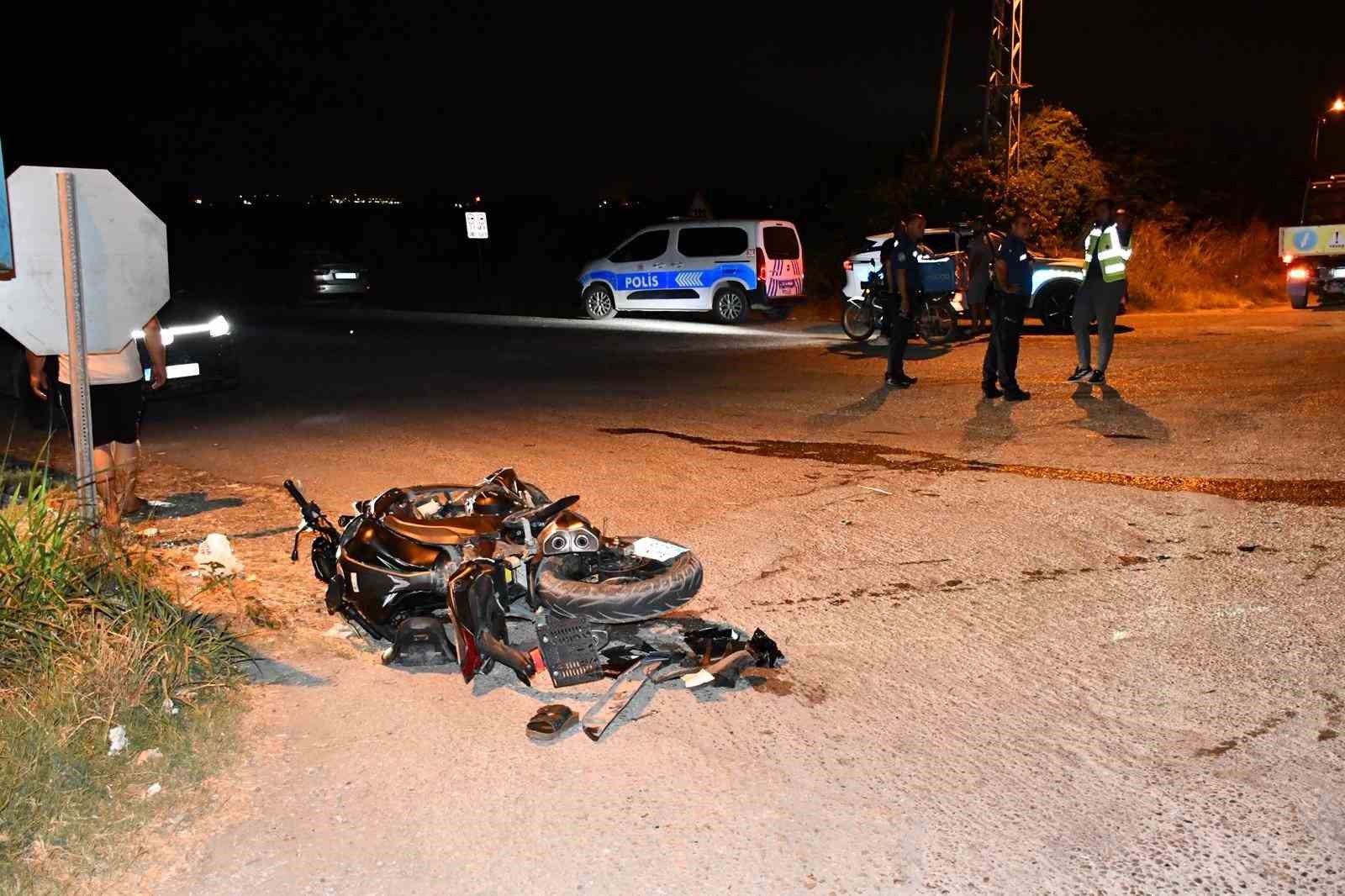 hatay-da-otomobille-motosiklet-carpisti-4-yarali