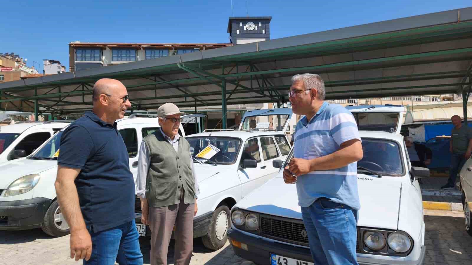 demirci-nin-oto-pazari-bolgenin-ticaret-merkezi-oldu