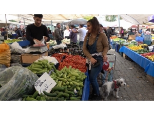 Denizli’de Sebze Ve Meyve Fiyatlarından Esnaf Da Vatandaş Da Memnun