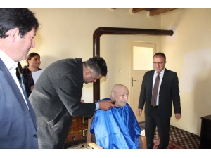 Yaşlılara Evde Tıraş Hizmeti