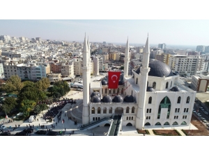 Osmanlı İle Selçuklu Mimarisiyle İnşa Edilen Cami İbadete Açıldı