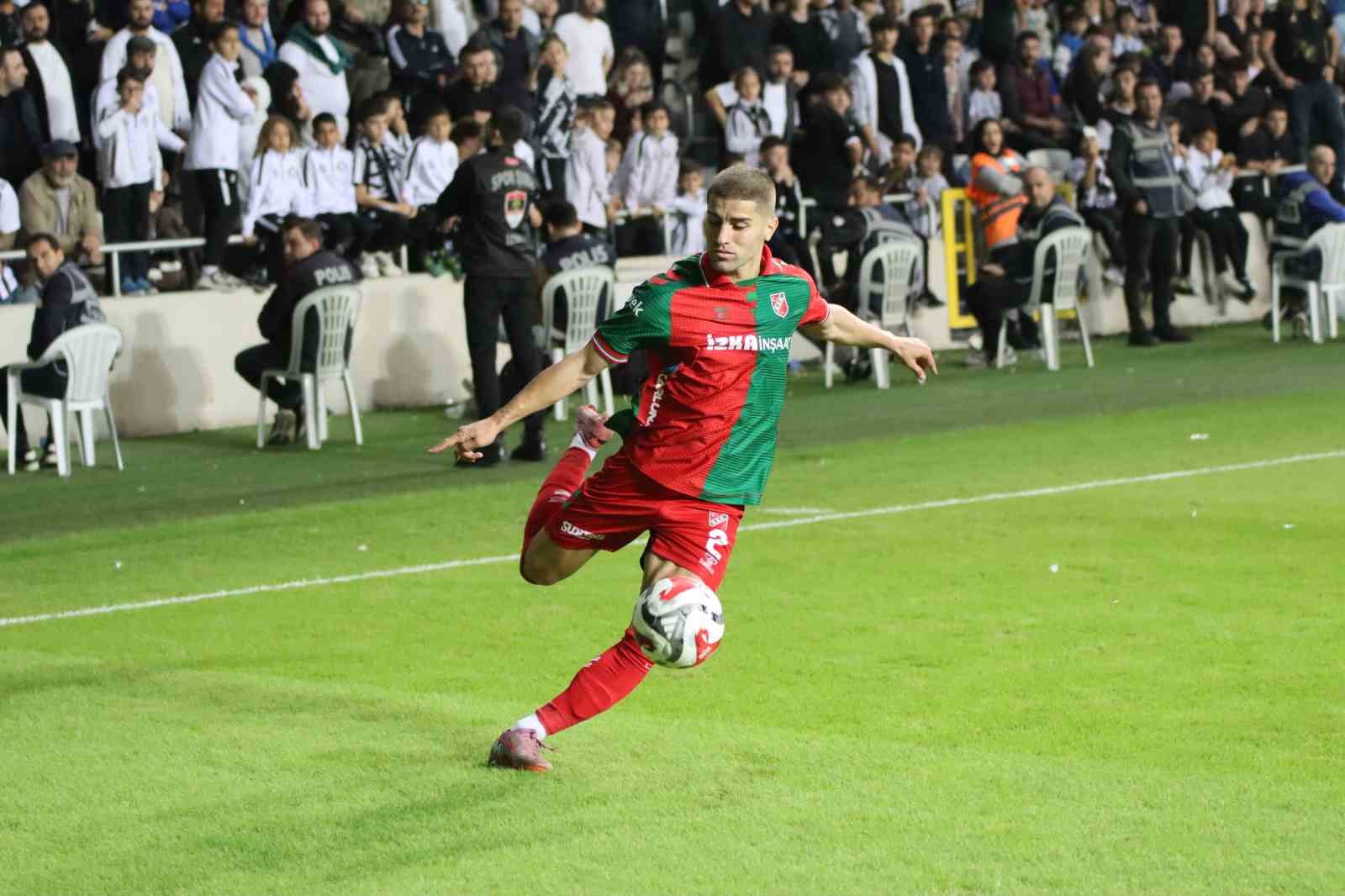 karsiyaka-da-harun-kaya-takimdan-ayrildi