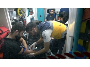 Alışveriş Merkezinde Bıçaklı Kavga: 1’i Güvenlik 3 Yaralı