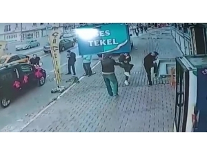 Esenyurt’ta 2 Kişinin Yaralandığı Silahlı Saldırı Kamerada