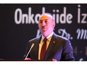 Bakan Çavuşoğlu, Bu Kez Kürsüye Annesini Kanser Sebebiyle Kaybeden Bir Evlat Olarak Çıktı