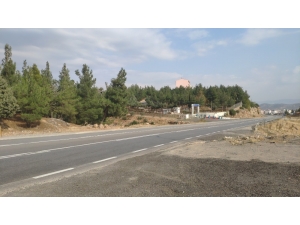 Ölüm Yolunda Bir Ayda 2 Araç Dereye Uçtu