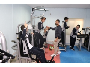 Beyaz Kalpler’de Fitness Eğitmenleri Yetişecek