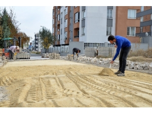 Tepebaşı’nda Fen İşleri Çalışmalarını Sürdürüyor