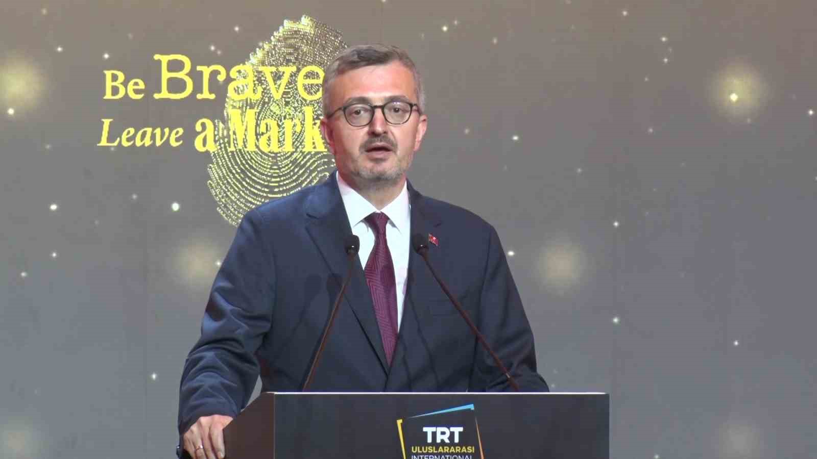 iletisim-baskani-duran-gercekleri-oldugu-gibi-anlatmanin-cesaret-gerektirdigi-bir-donemdeyiz