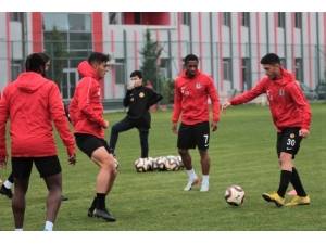 Eskişehirspor Milli Arada Boş Durmuyor