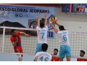 Jeopark Kula Belediyespor: 2 - Alanya Belediyespor: 3