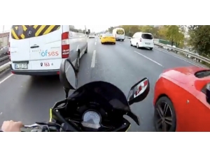 Motosikletli Maganda Mega Kentte Trafiği Birbirine Kattı
