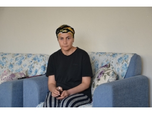 İki Çocuk Annesi Kadın Beynindeki Tümörlerle Savaşıyor