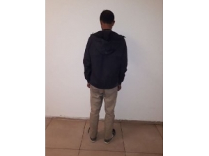 Şüpheli Şahıstan 300 Paket Kaçak Sigara Çıktı