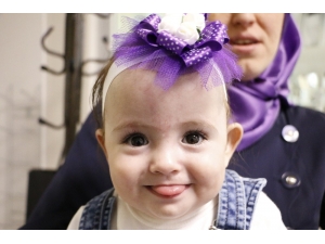Yaşamaz Denilen Hafsa Ceren Bebek Hayata Tutunup 13 Aylık Oldu
