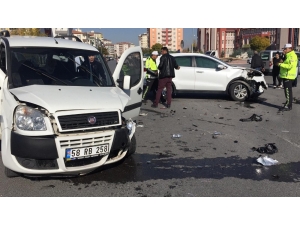 Kayseri’de Trafik Kazası: 4 Yaralı
