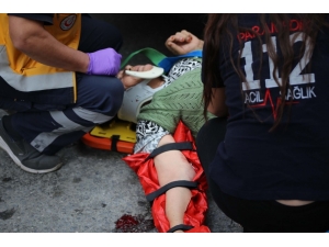 Kuşadası’nda Kadın Sürücü Kadın Yayaya Çarptı: 1 Yaralı