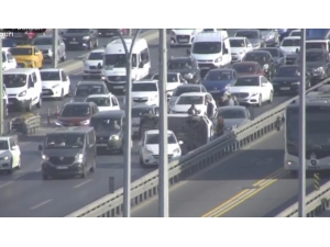 E-5’te Zincirleme Kazada Bir Araç Takla Attı