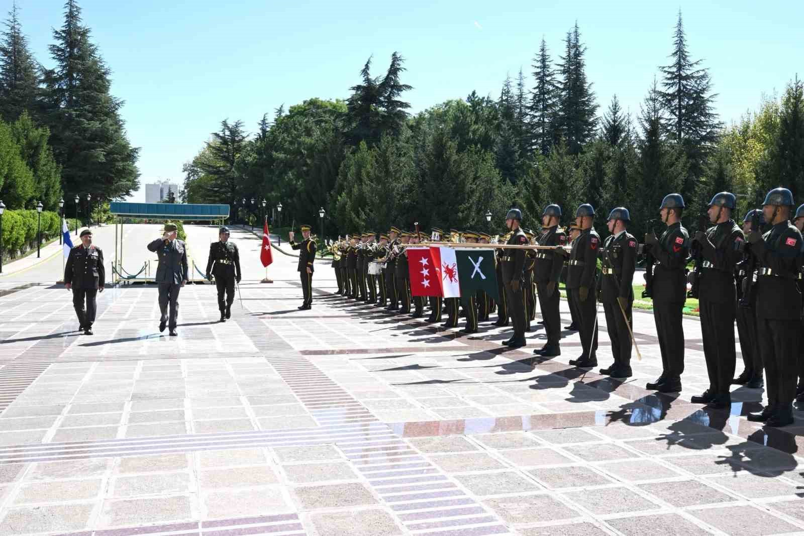 kara-kuvvetleri-komutani-tokel-finlandiyali-mevkidasi-valimaki-ile-bir-araya-geldi