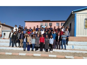 Öğretmenler Birbirleriyle Yarıştı