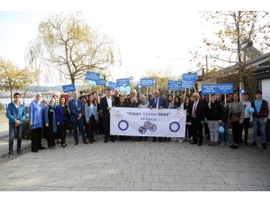 Sapanca’da Sağlıklı Yaşam İçin Farkındalık Yürüyüşü Düzenlendi