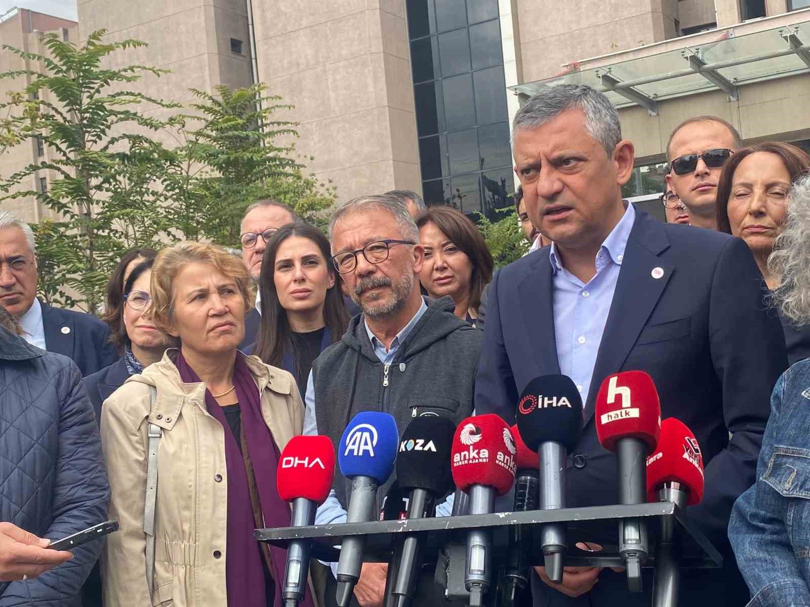 yeni-parti-genel-baskani-ozgur-ozel-10-ekim-gar-davasi-icin-adliyeye-geldi