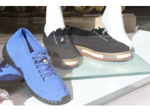 Ayakkabı Ayağını Sürtünce Bulduğu Çözüm, Herkesi Şaşkına Çevirdi