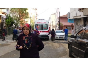 Pendik’te Binanın Çatısının Alev Alev Yandığı Anlar Kamerada