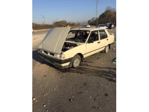 Lastiği Patlayan Sürücü Karşı Şeride Geçerek Durabildi