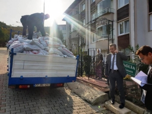 İhtiyaç Sahiplerine Ptt Eliyle Kömür Yardımı