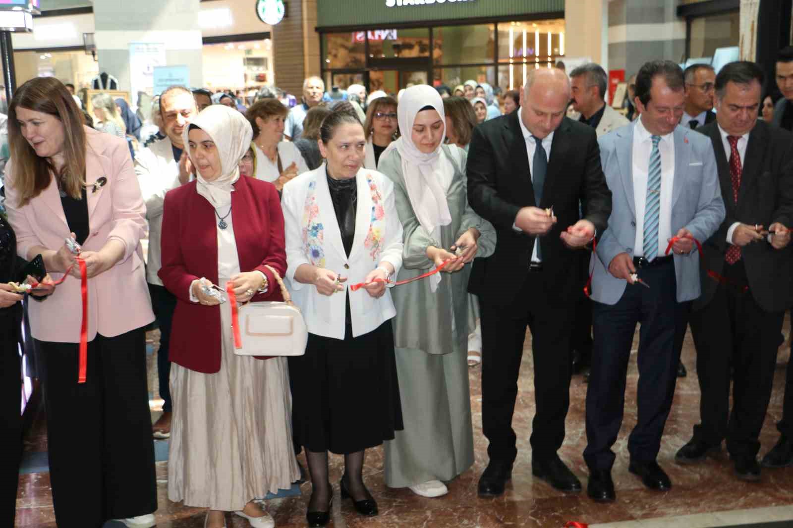 diyarbakir-da-hayat-boyu-ogrenme-sergisi-acildi