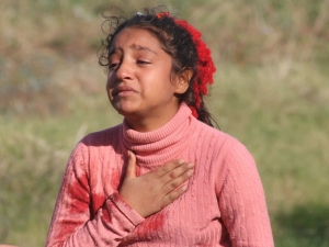 Kardeşini Kazada Kaybeden Kız Çocuğu "Annesizlik Böyle Bir Şey" Diye Ağladı