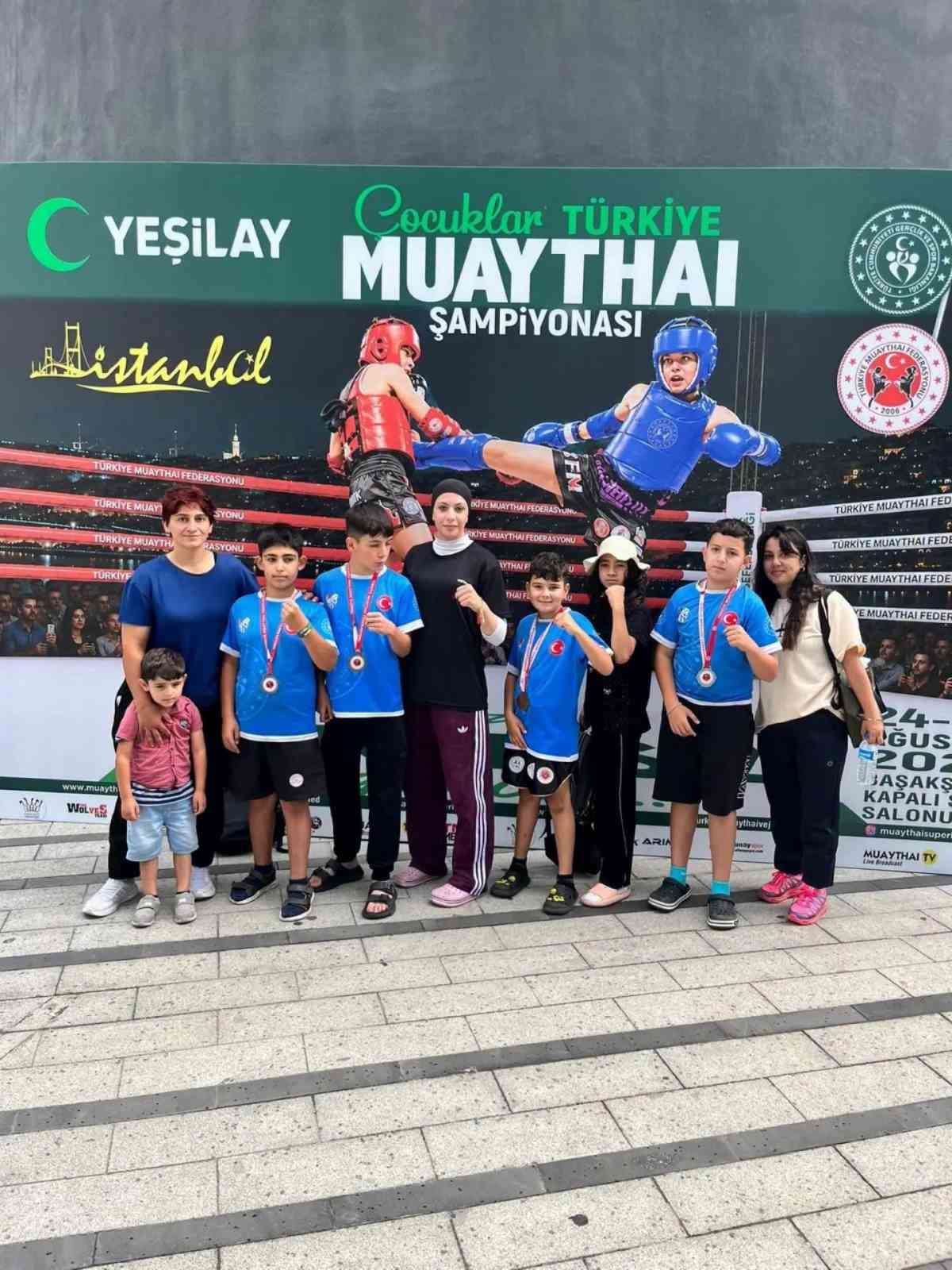 sivasli-minik-yildizlardan-4-madalya
