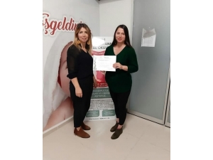 Lapseki Devlet Hastanesi Gebe Okulu Mezunları Belgelerini Aldı