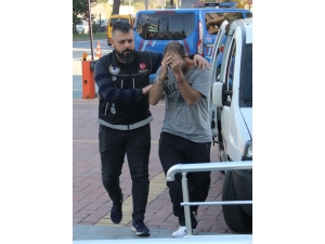 Alanya’da Eroini Yere Atıp Kaçmaya Çalışan Şüpheli Yakalandı