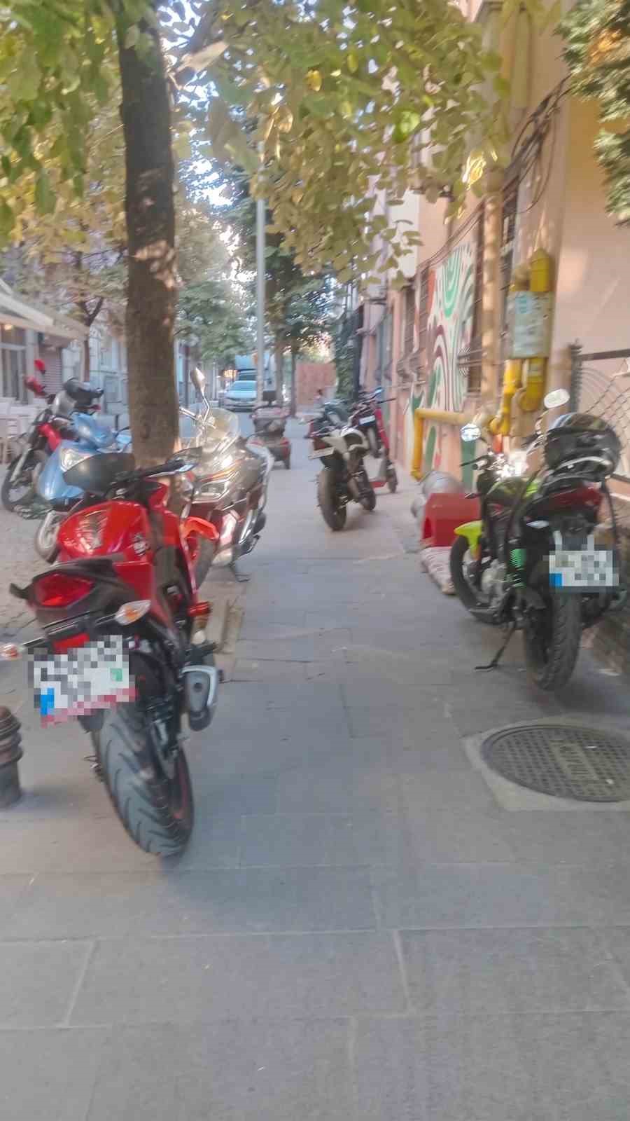 eskisehir-de-kaldirimlar-motosiklet-otoparkina-dondu