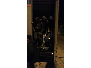 Tırda 116 Kaçak Göçmen Yakalandı